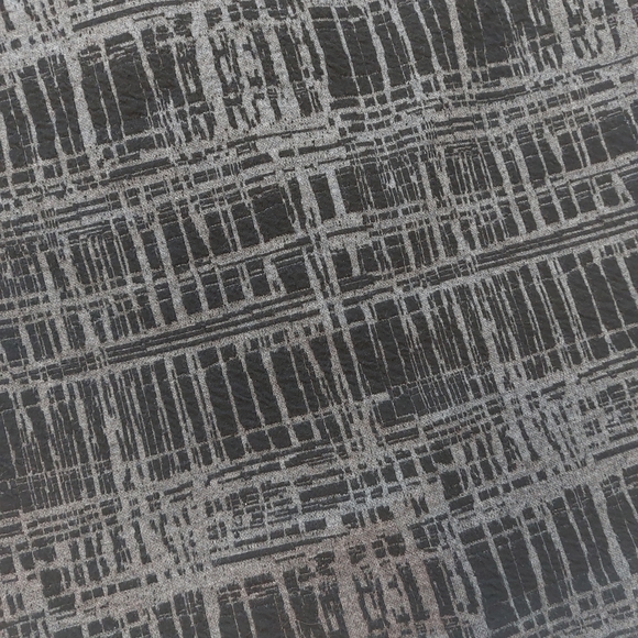 • Black + gray woven skirt • - Picture 2 of 5